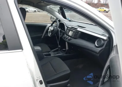 2017 Toyota Rav4 Le z USA, uszkodzony, nr VIN JTMBFREV3HJ138850